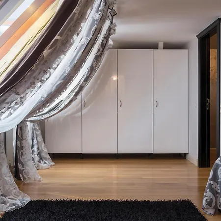 Grand Old Penthouse 리가