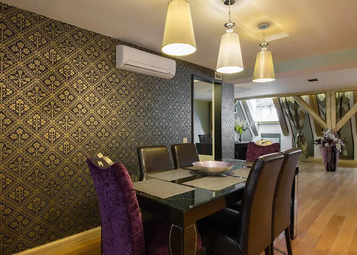 Apartment Grand Old Penthouse