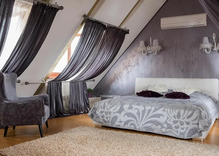 Apartment Grand Old Penthouse *